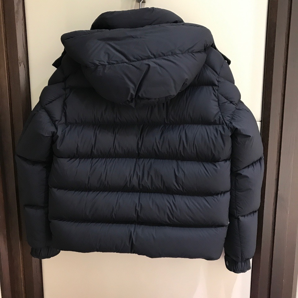 パリ直営店買付！【MONCLER】VEZERE ショートダウン