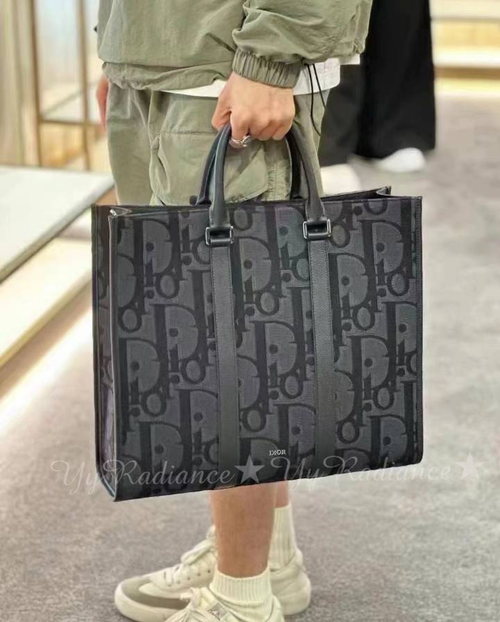 【ビジネスシーンでも♡】DIOR トートバッグ