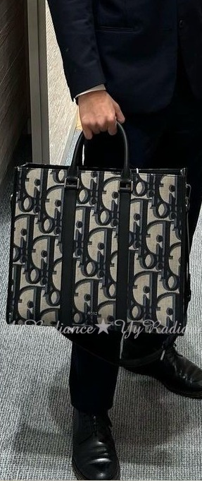 【ビジネスシーンでも♡】DIOR トートバッグ