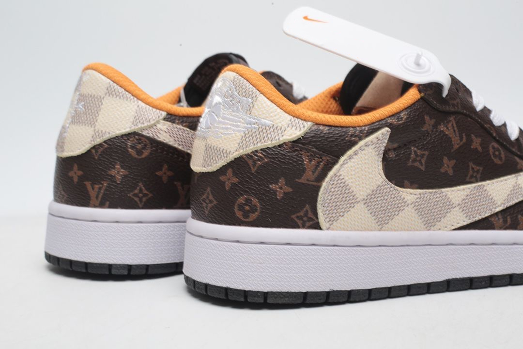 【日本未入荷】Louis Vuitton x Travis Scott x Nike Air Jordan 1 Low OG SP"Damier Azur/LV Monogram"【正規品】[代金引換]