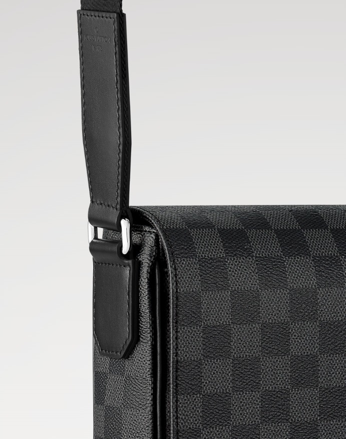 ☆安心の国内発送☆LV ディストリクト PM NV3　新モデル☆素敵♪