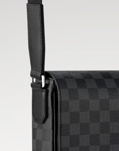 ☆安心の国内発送☆LV ディストリクト PM NV3　新モデル☆素敵♪