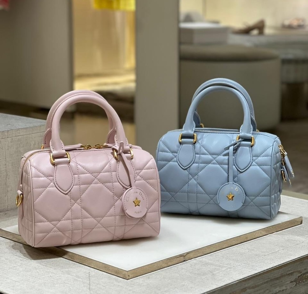 フェミニンな存在♡【DIOR】Groove 20ミニバッグ