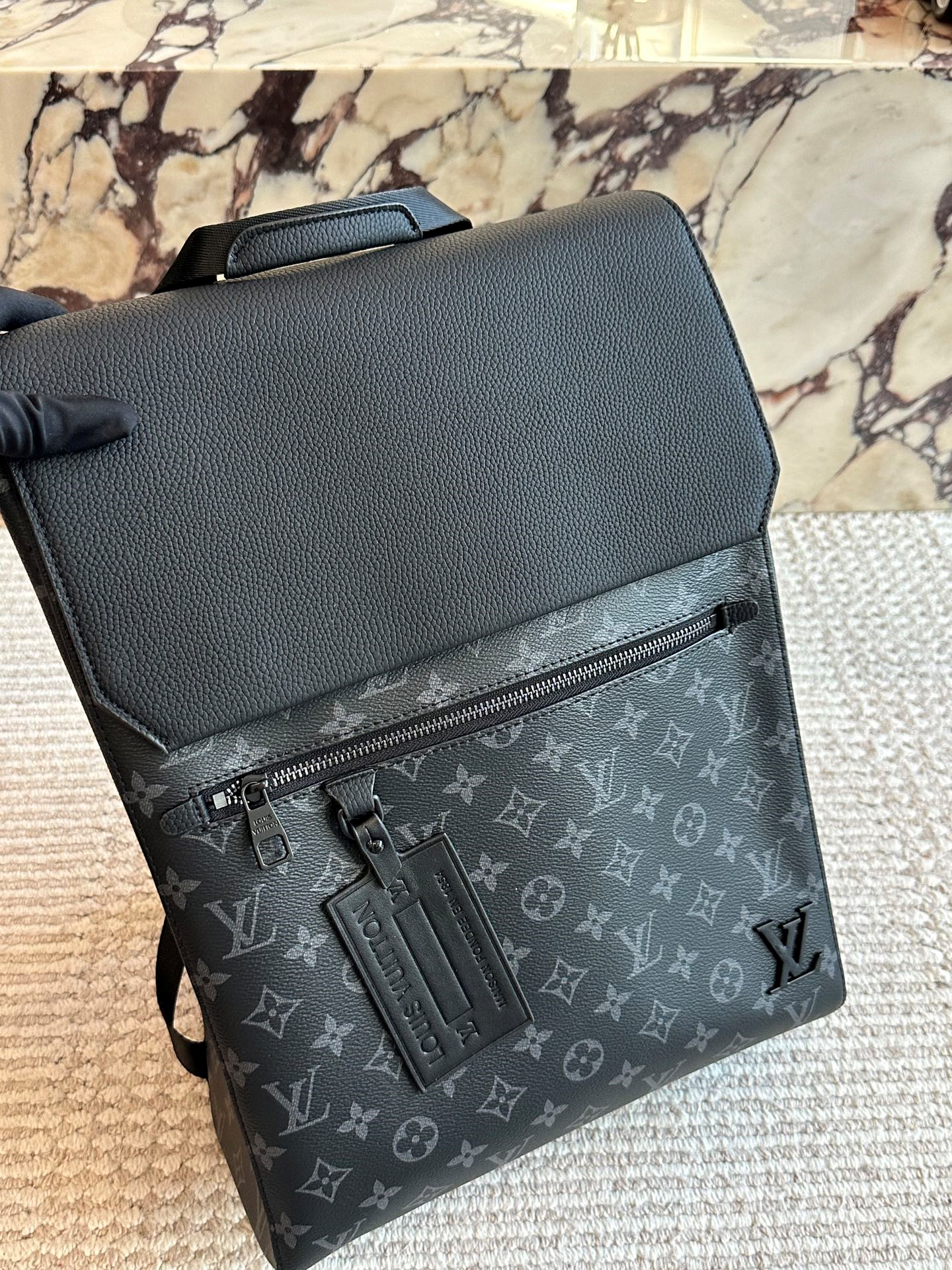 【クールなシルエット♪】Louis Vuitton★バッグパック
