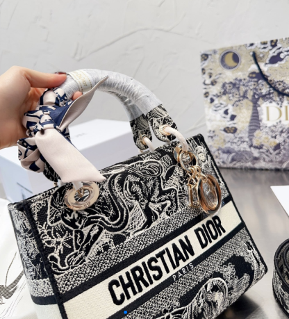 LADY D-LITE ミディアムバッグ