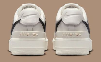 ★NIKE x AMBUSH★送関込★スニーカーヘッドには欠かせない一足