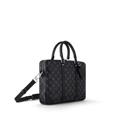 ヴィトンキャップTシャツパンツスニーカーに合うビジネスバッグ