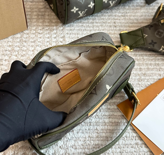 【洗練カーキ♪】ルイヴィトン ウェアラブル ショルダーバッグ
