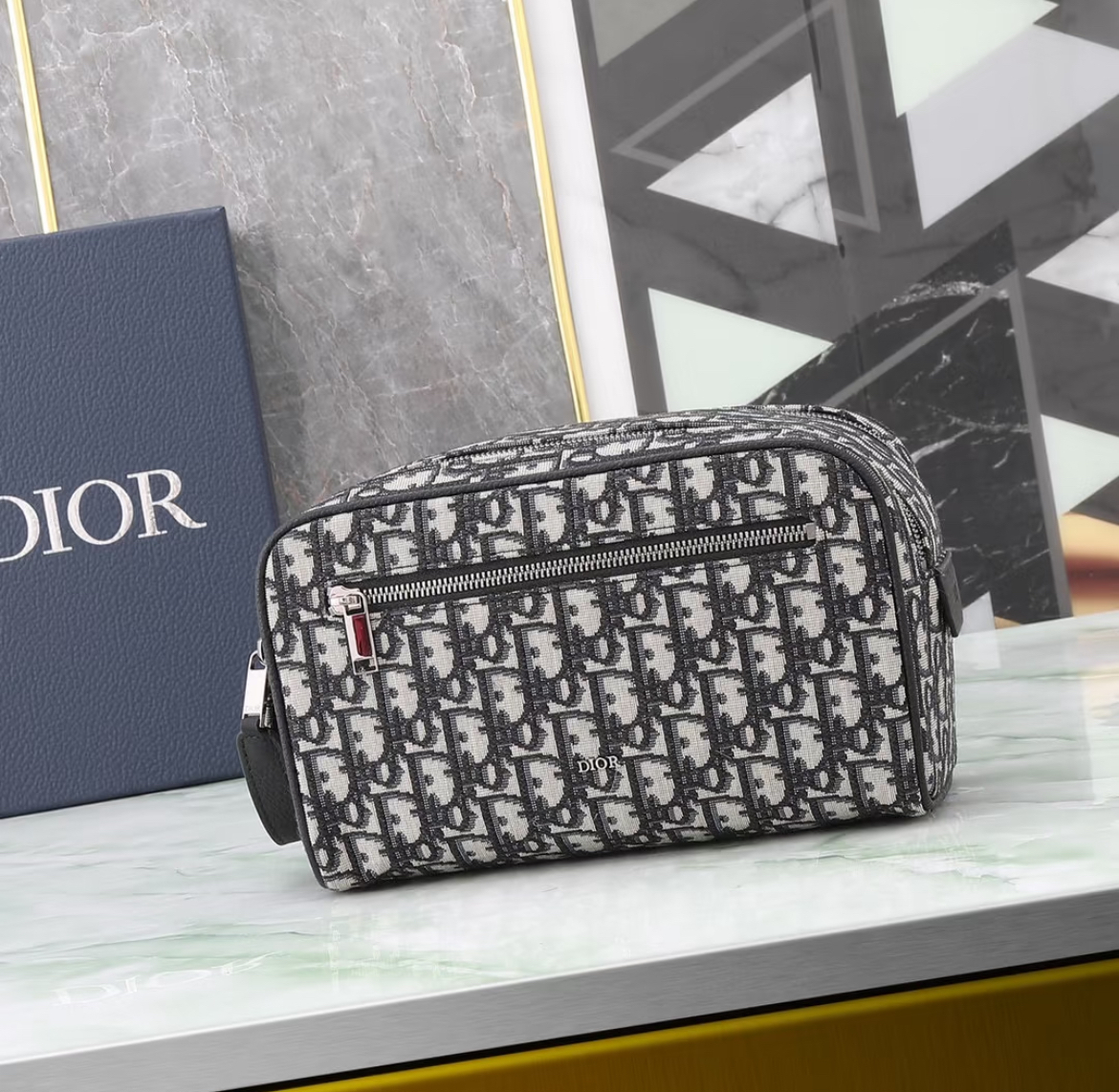 【多機能的で大人気☆おしゃれ♪】DIOR ディオール ポーチ