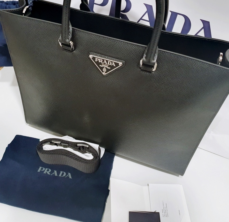 【PRADA】プラダ☆三角ロゴ サフィアーノ トートバッグ☆2VG101