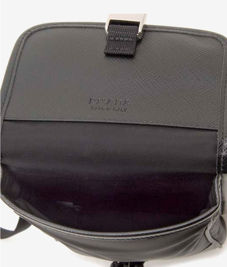 送料関税込☆PRADA leather smartphone case☆ショルダーバッグ