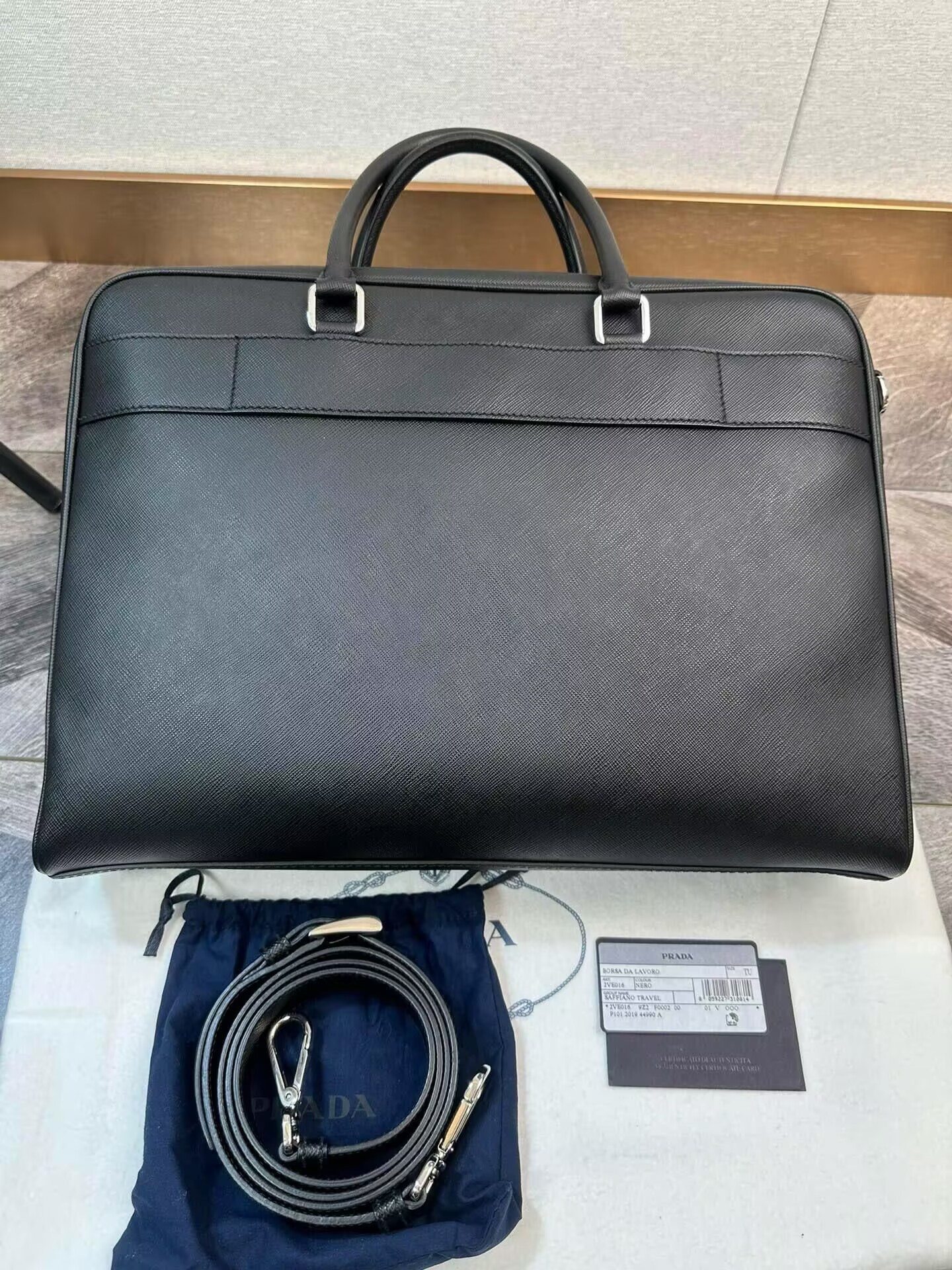 【PRADA】セール！一つ持っておきたい大人ハンドバッグ