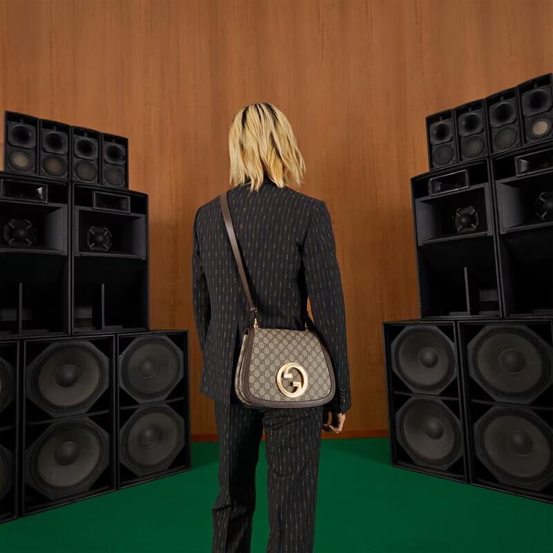 〔グッチ ブロンディ〕ミディアム ショルダーバッグ