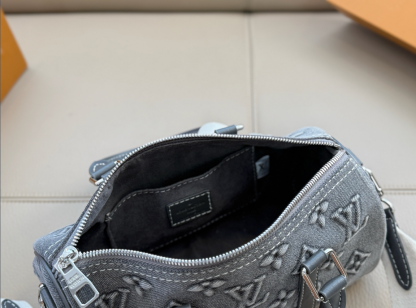 [SALE]ヴィトン Vuitton レア キーポルバンドリエール 25