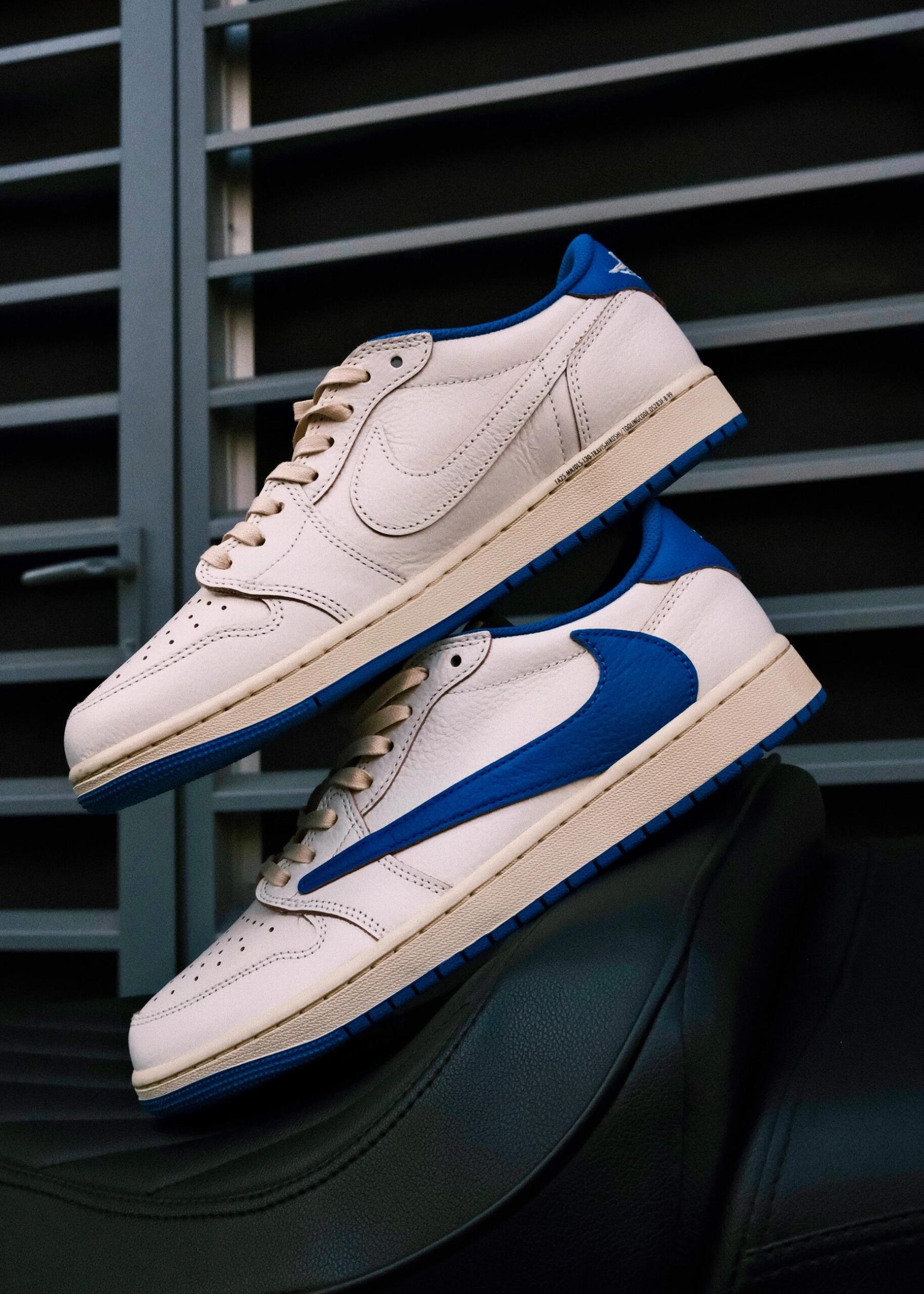 Travis Scoot x fragment design x air jordan 1 low OG