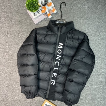 MONCLER ダウンジャケット UME JACKET