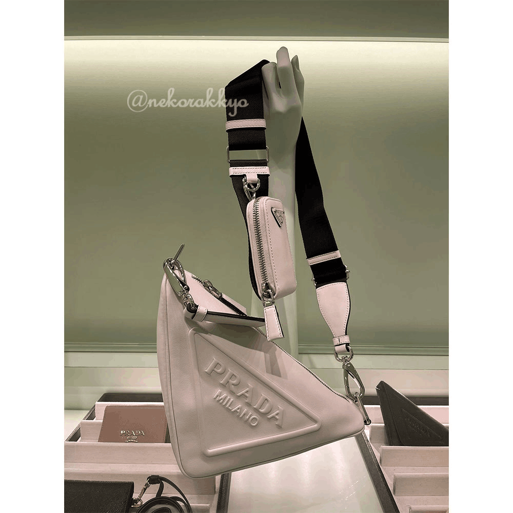 Prada☆Leather Prada Triangle shoulder bagユニセックス☆送込