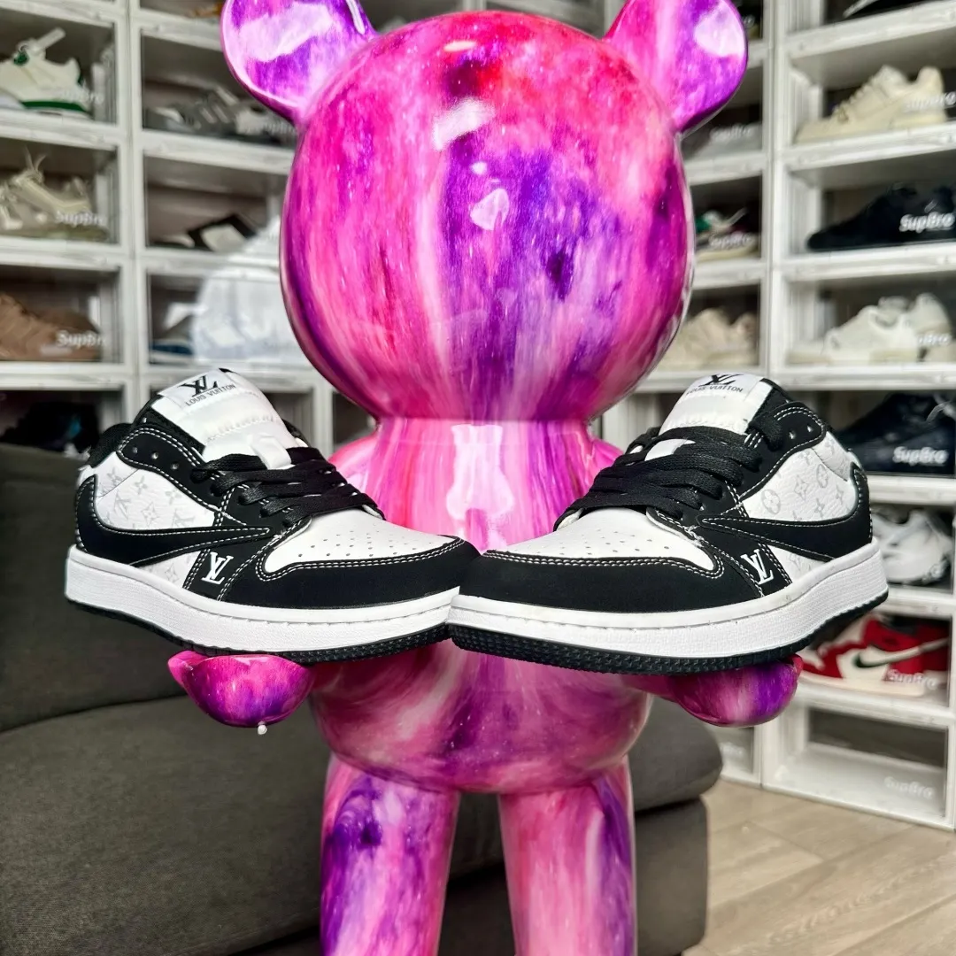 ◆正規品louis voitton◆Travis Scott x Nike Air Jordan 1 Low 送料無料