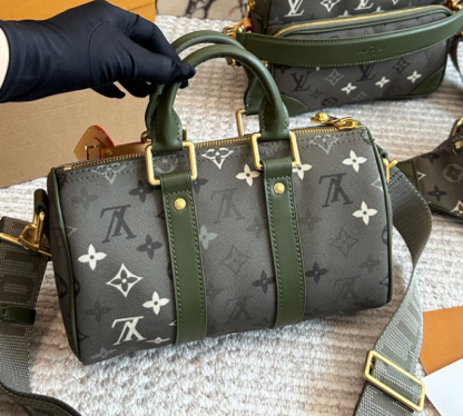 新色カーキモノグラム★ LV キーポル ショルダーバッグ 25