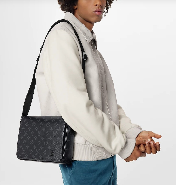 ☆安心の国内発送☆LV ディストリクト PM NV3　新モデル☆素敵♪