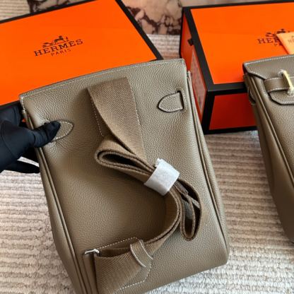 【入手困難◆高級レザー♪】HERMES Hac a Dos アッカド バッグ