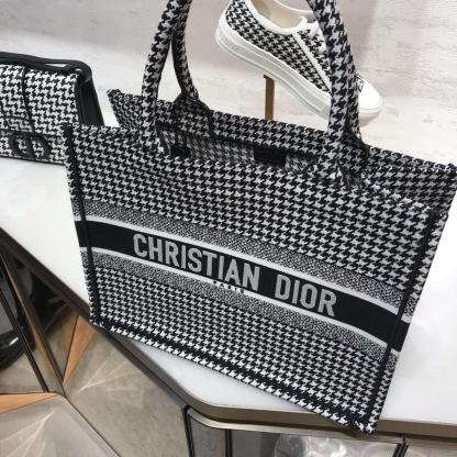 DIOR 直営店 名入れOK! BOOK TOTE ミディアム トート 千鳥格子