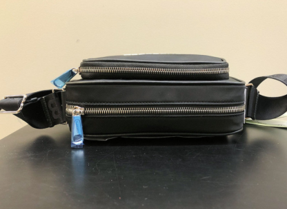 ♦Burberry♦ロゴボディバッグ☆正規品・関税込☆