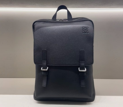【現地価格！】LOEWE（ロエベ）ミリタリーバックパック