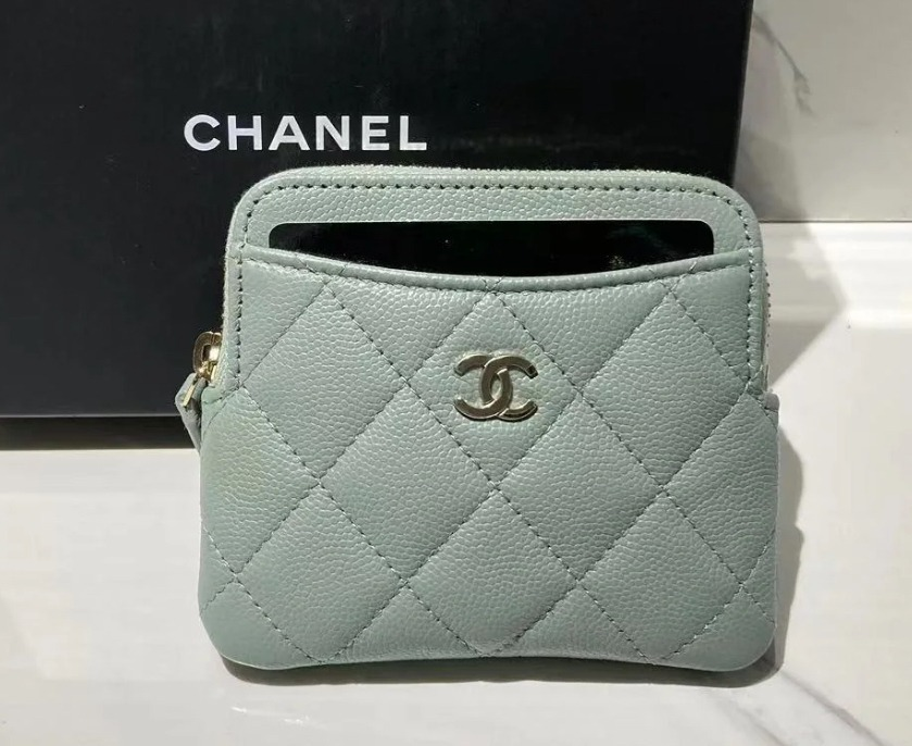 【コンパクトなのに収納力◎】CHANEL ショートウォレット 財布