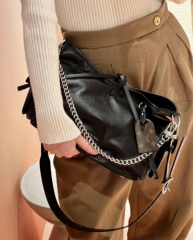 【大容量で実用的♪】ルイヴィトン キャリーオールダーク MM