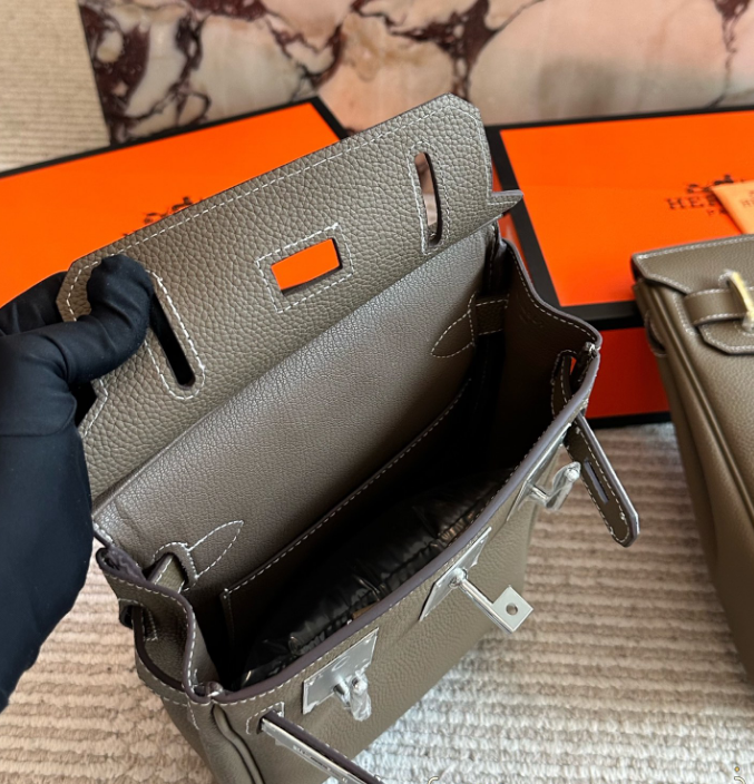 【入手困難◆高級レザー♪】HERMES Hac a Dos アッカド バッグ