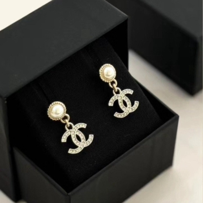 24K◆揺れるCC×パールがかわいい◆CHANEL ピアス