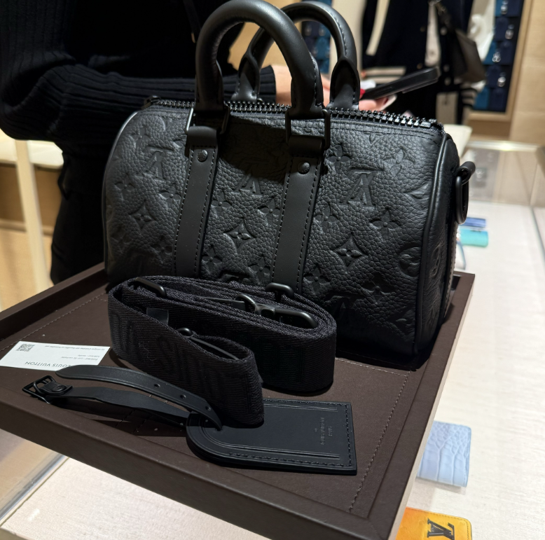 国内発送【Louis Vuitton】キーポル・バンドリエール 25