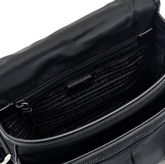 ☆送料関税込☆PRADA Re Nylon メンズ ショルダーバッグ☆超人気