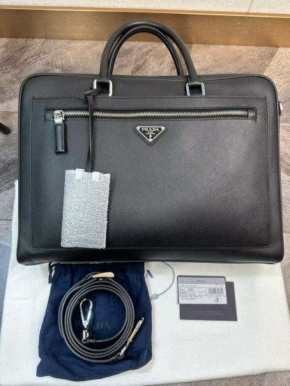 【PRADA】セール！一つ持っておきたい大人ハンドバッグ