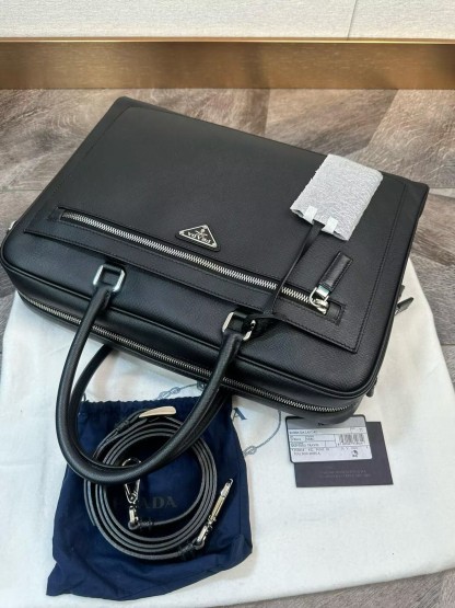 【PRADA】セール！一つ持っておきたい大人ハンドバッグ