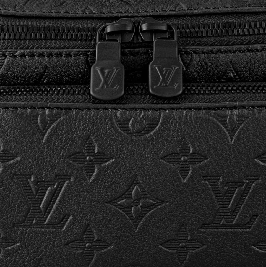 Louis Vuitton《モノグラムがお洒落》ラッシュ バムバッグ