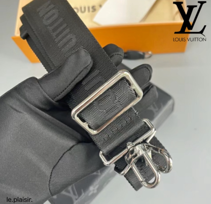 LOUIS VUITTON GASTON WEARABLE モノグラムウォレット