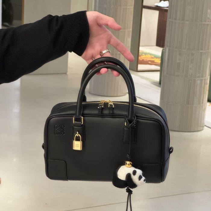 在庫有◆LOEWE◆上品アリゾナポーチ◆豪華セレブカーフスキン