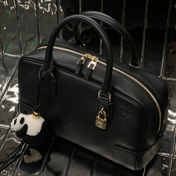 在庫有◆LOEWE◆上品アリゾナポーチ◆豪華セレブカーフスキン