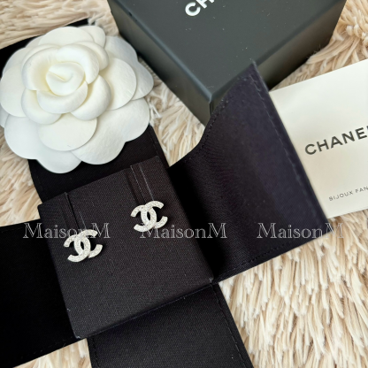 在庫有【CHANEL】ストラス　CCマーク　ピアス