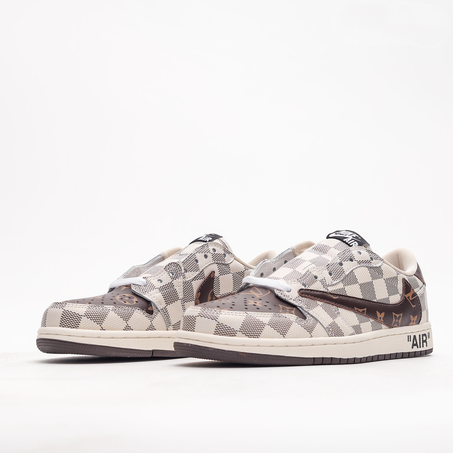 【日本未入荷】Louis Vuitton x Travis Scott x Nike Air Jordan 1 Low OG SP"Damier Azur/LV Monogram"【正規品】[代金引換]