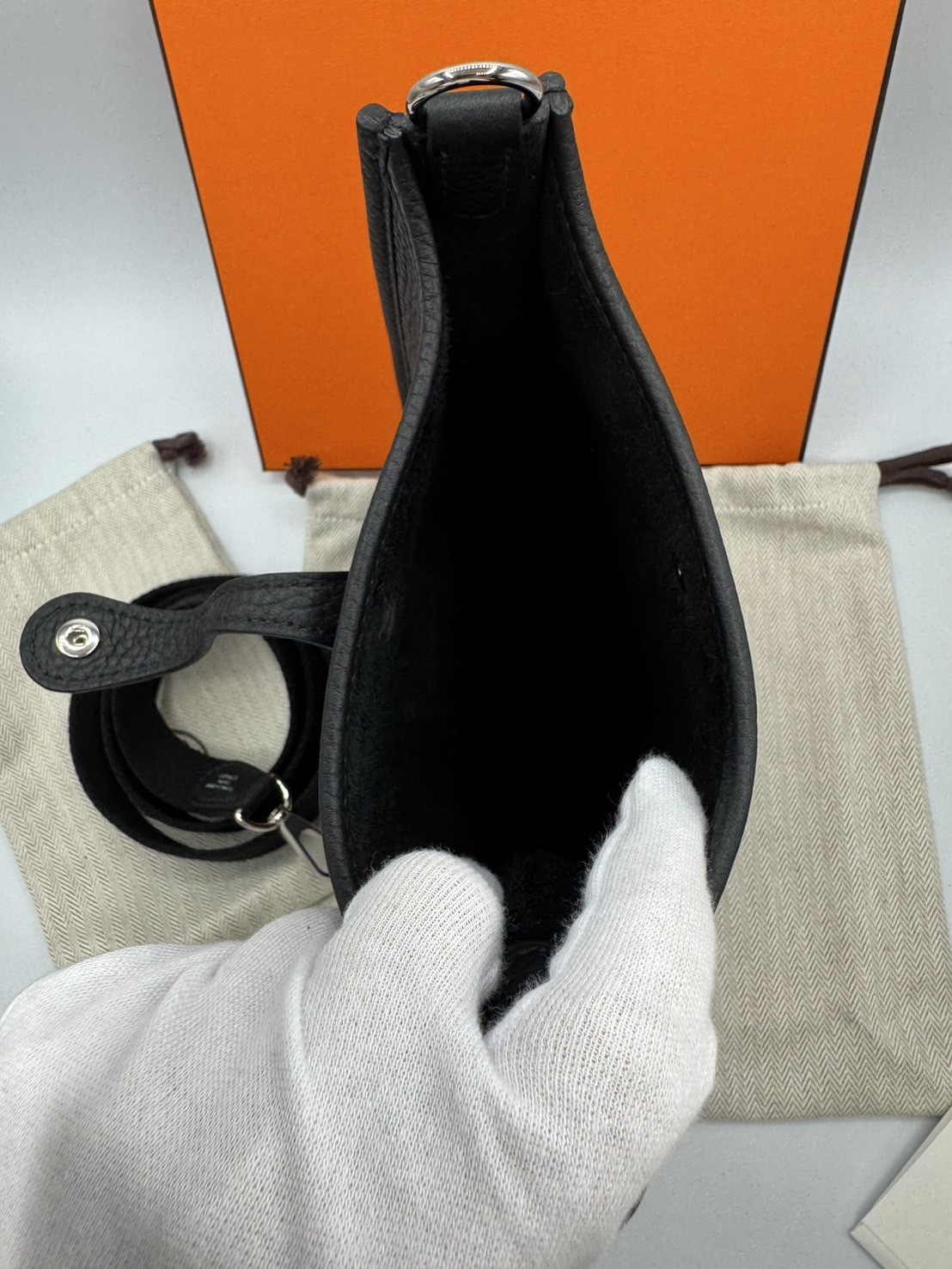 【入手困難】すぐ届く☆エルメス ミニエヴリンTPM 16 ノアール