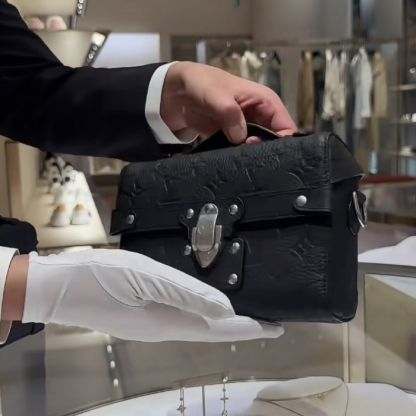 【特別な日のお供に】LOUIS VUITTON★ショルダーバック