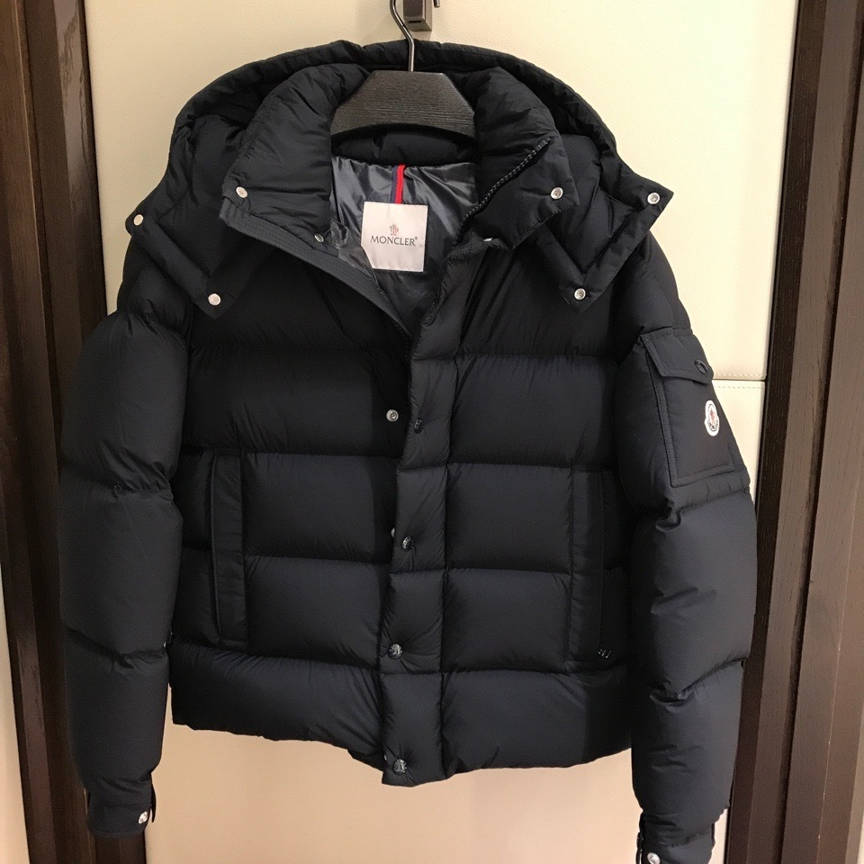 パリ直営店買付！【MONCLER】VEZERE ショートダウン