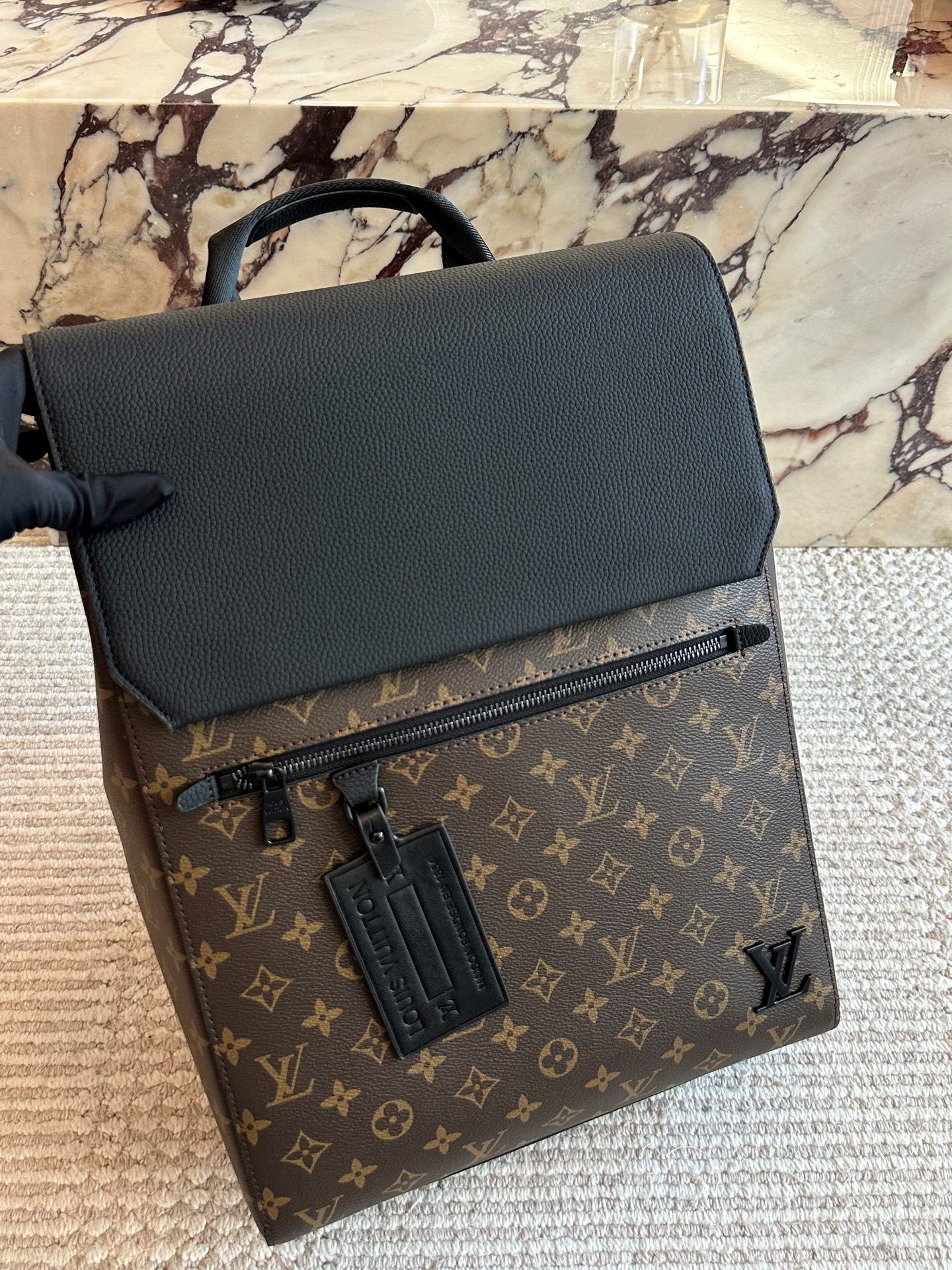 【クールなシルエット♪】Louis Vuitton★バッグパック