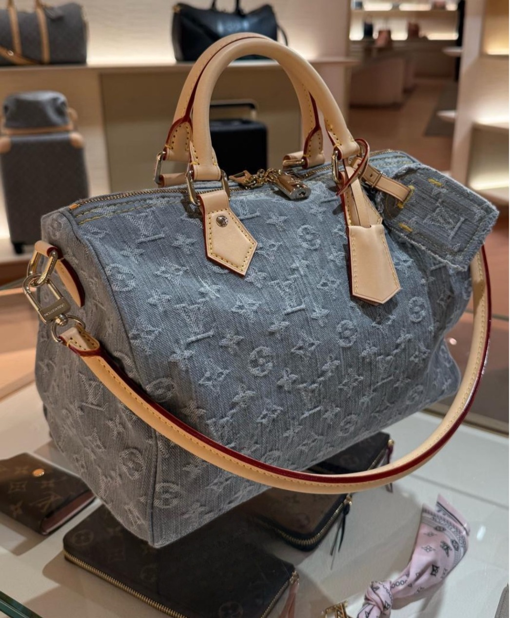 デニムがお洒落♪ Louis Vuitton スピーディ30 ソフト