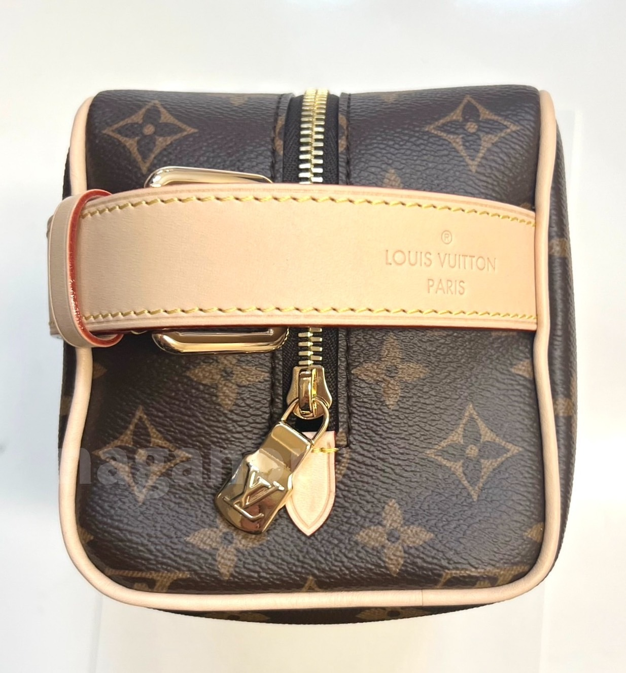 【国内直営即発】セカンドバッグにも!LVロッカー ドップ・キット