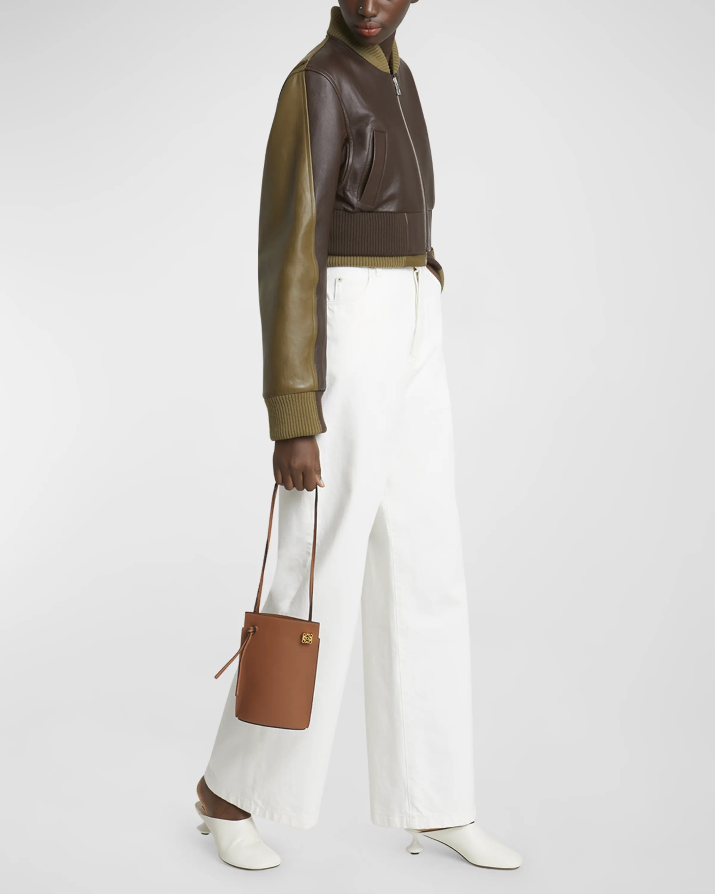 【大人気☆】LOEWE ロエベ ショルダーバッグ 便利なサイズ感♪