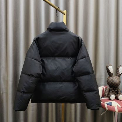 【PRADA】プラダ　Re-Nylon ロゴ入り ダウンジャケット